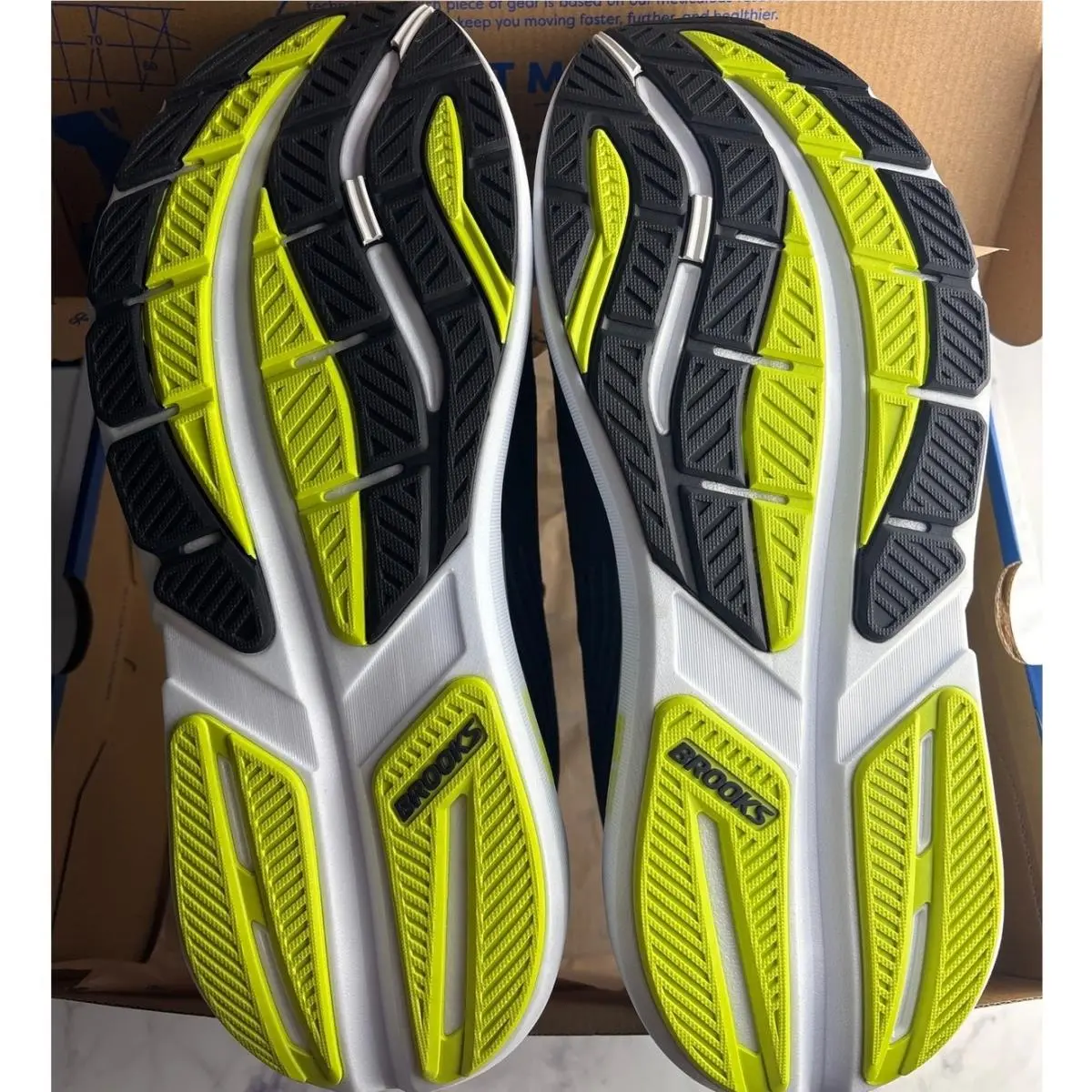 Brooks shoes - Brooks Ghost Max - Ghost Max - Black (UPC: 195394692242) 2