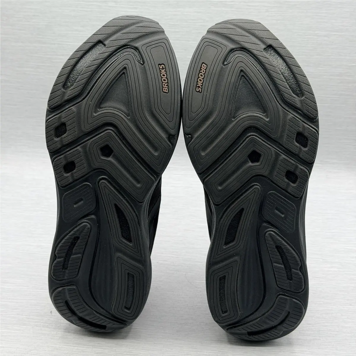 Brooks shoes - Brooks Revel 8 - Revel - 120456-1B-043 - Black 5