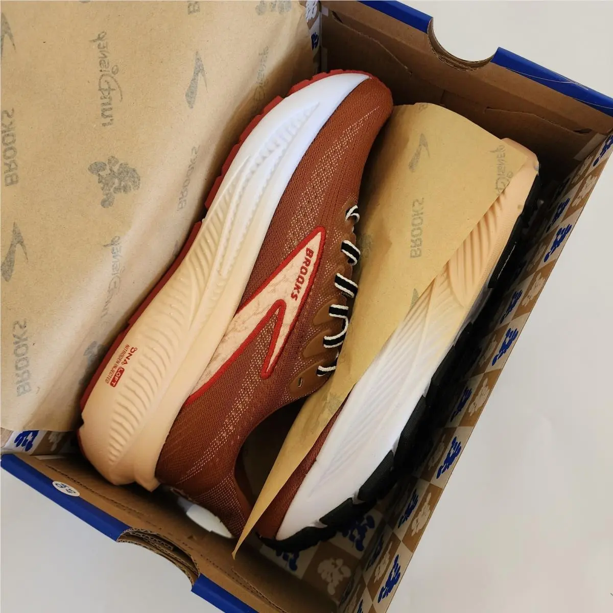 Brooks shoes - Brooks Ghost - Ghost - Brown 1