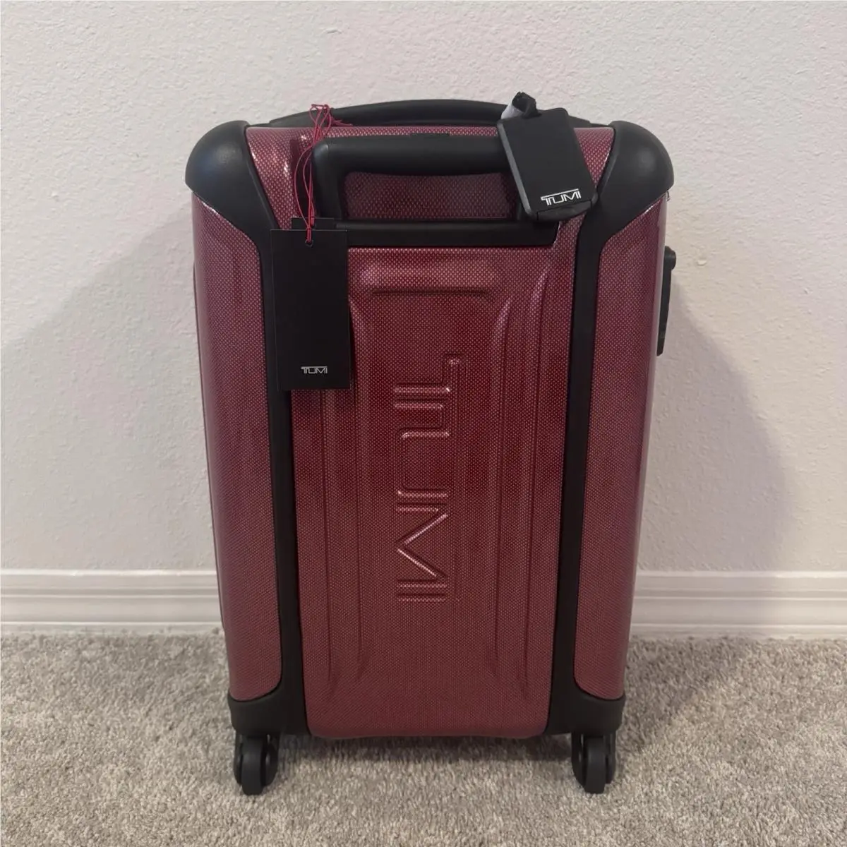 Tumi Vapor International Carry-on 22” Spinner Luggage Suitcase Red