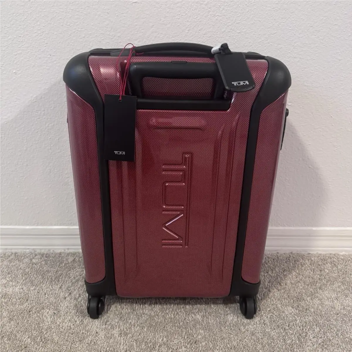 Tumi Vapor International Carry-on 22” Spinner Luggage Suitcase Red