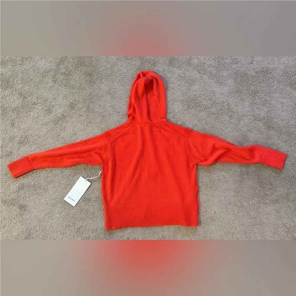 Lululemon clothing - Red 5