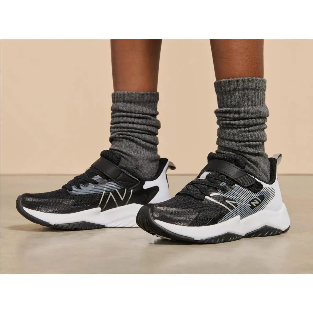 New Balance shoes - Black/White 4