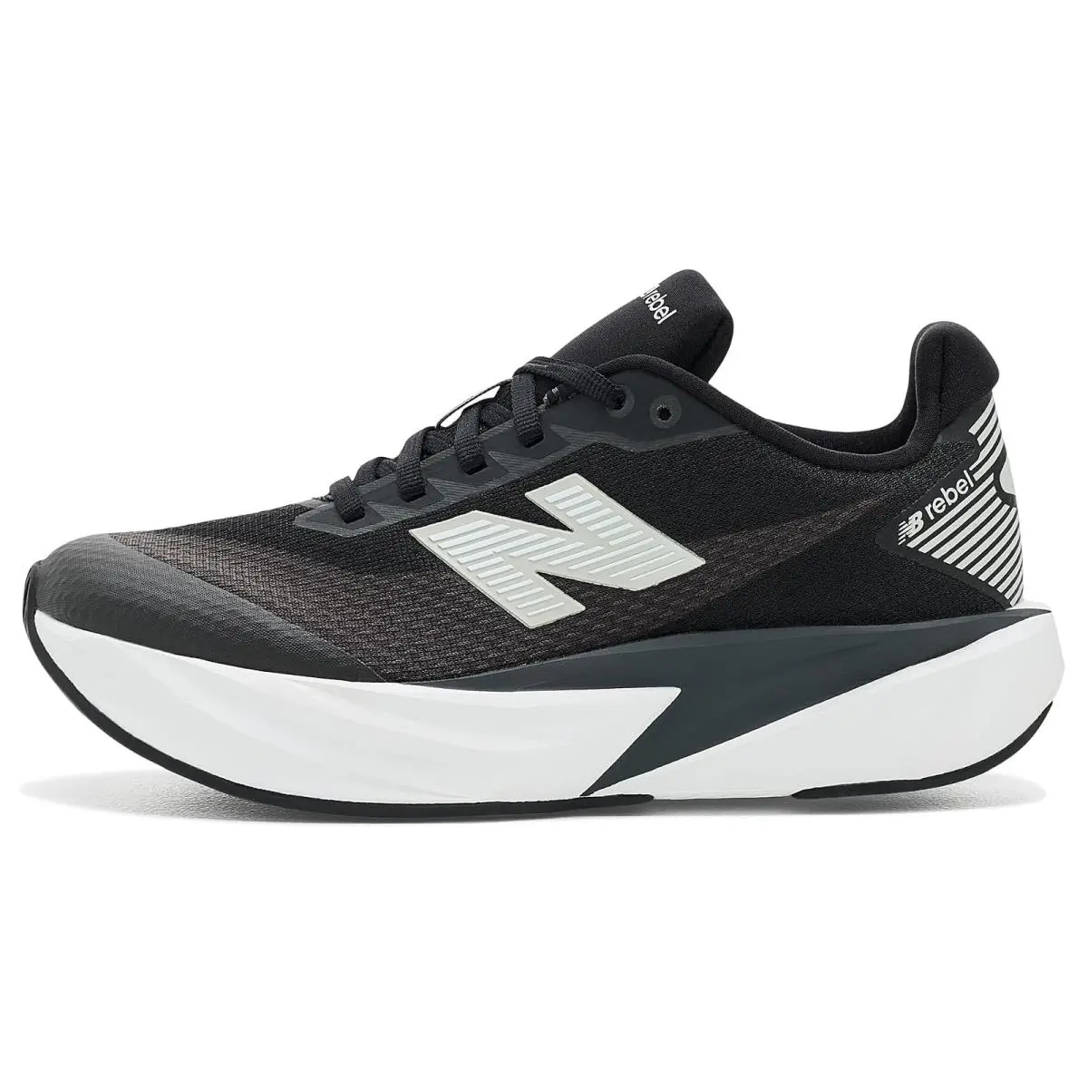 New Balance shoes - Black/White 9
