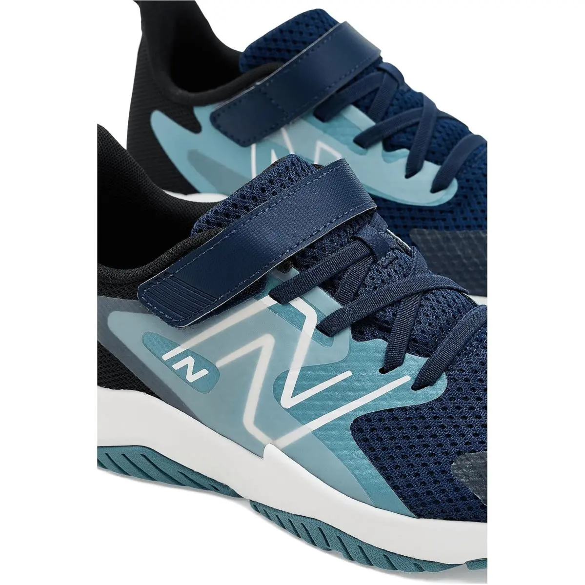 New Balance shoes - Black/White 25