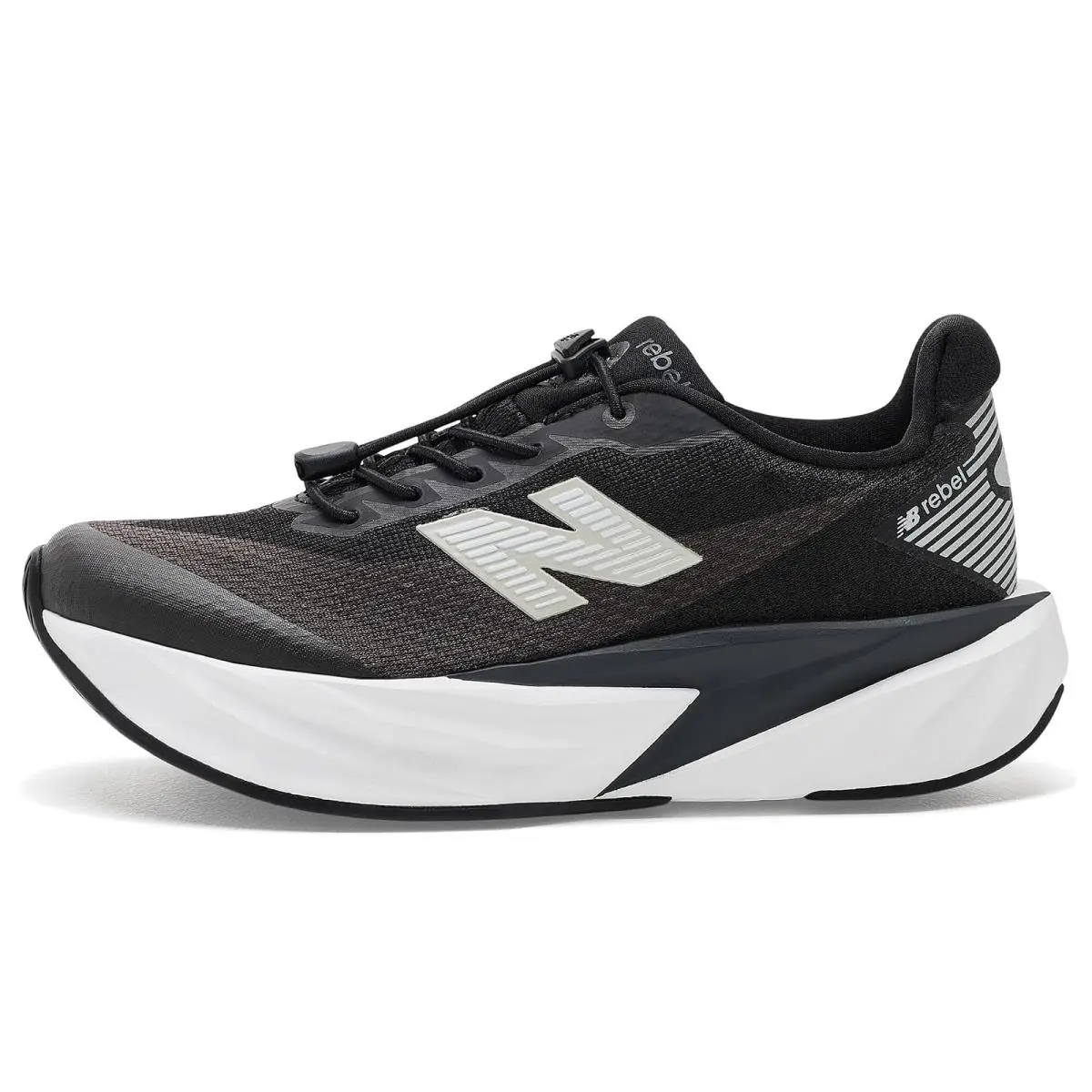 New Balance shoes - Black/White 9
