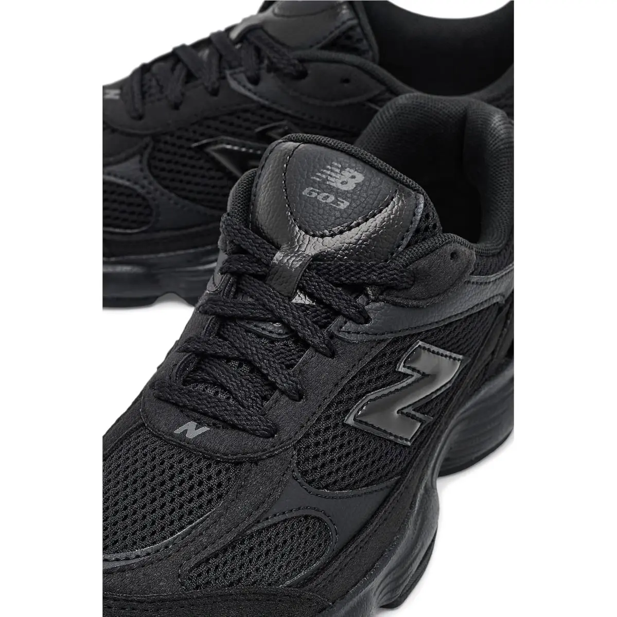 New Balance shoes - Black/Black 4