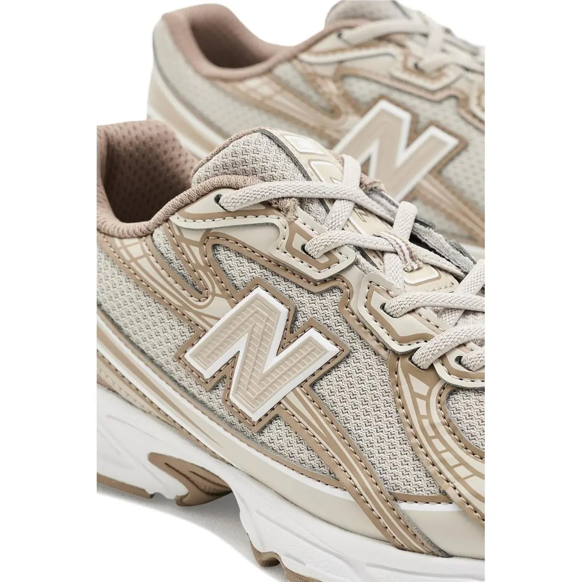 New Balance shoes - Black/Silver Metallic 32