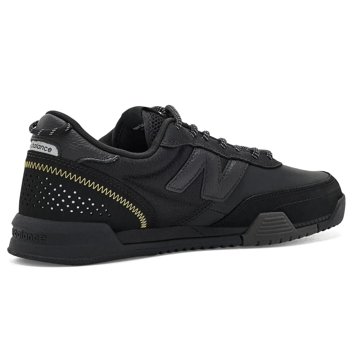 New Balance shoes - Black/Black 8