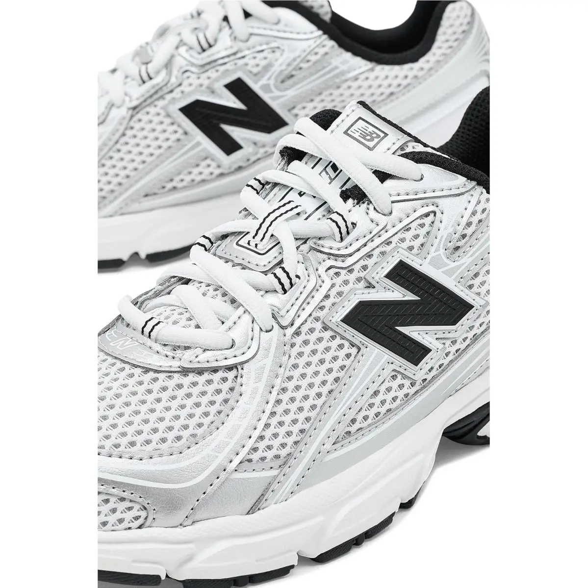New Balance shoes - Black/Silver Metallic 18