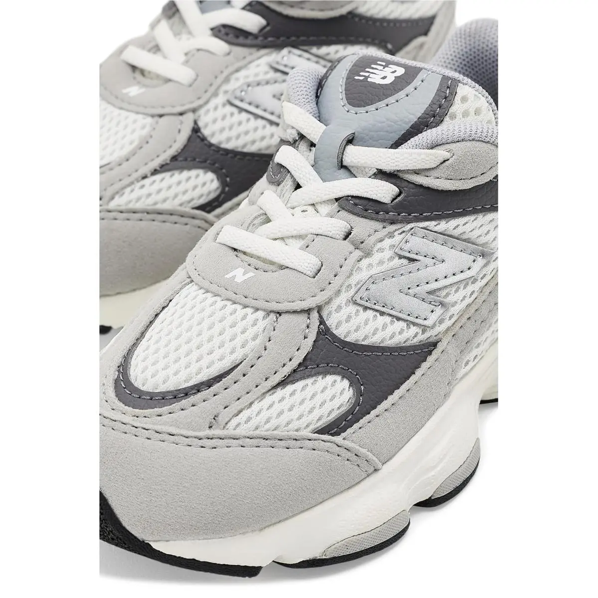 New Balance shoes - Black/Black 32