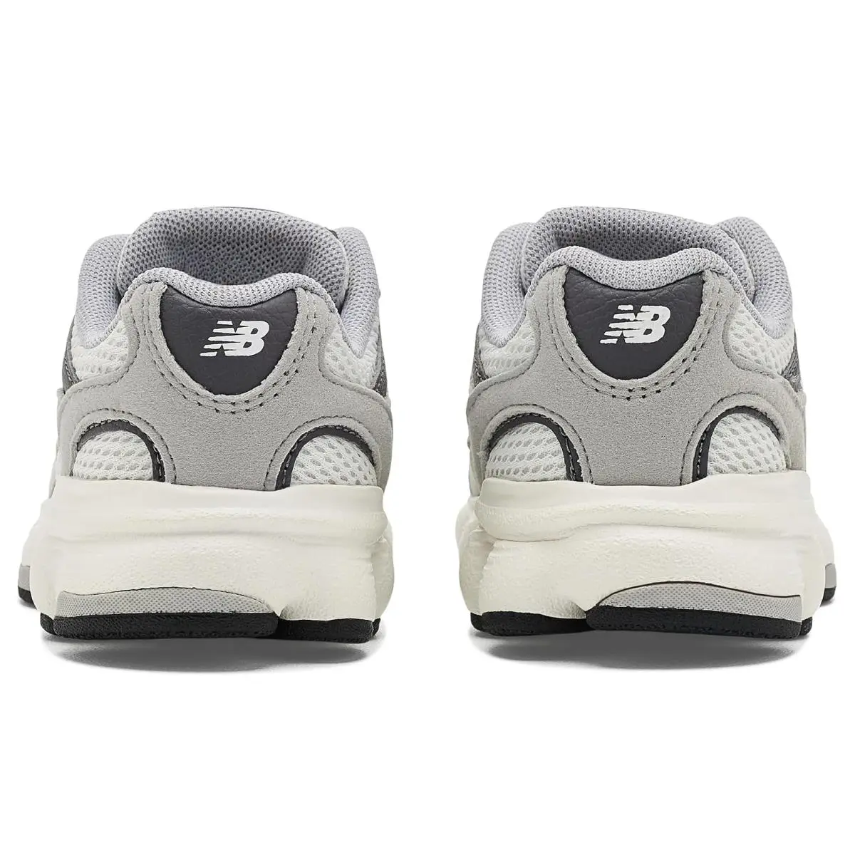 New Balance shoes - Black/Black 33