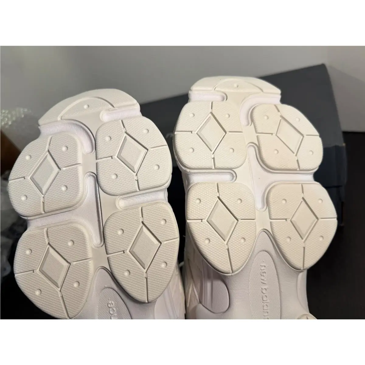 New Balance shoes - White 12