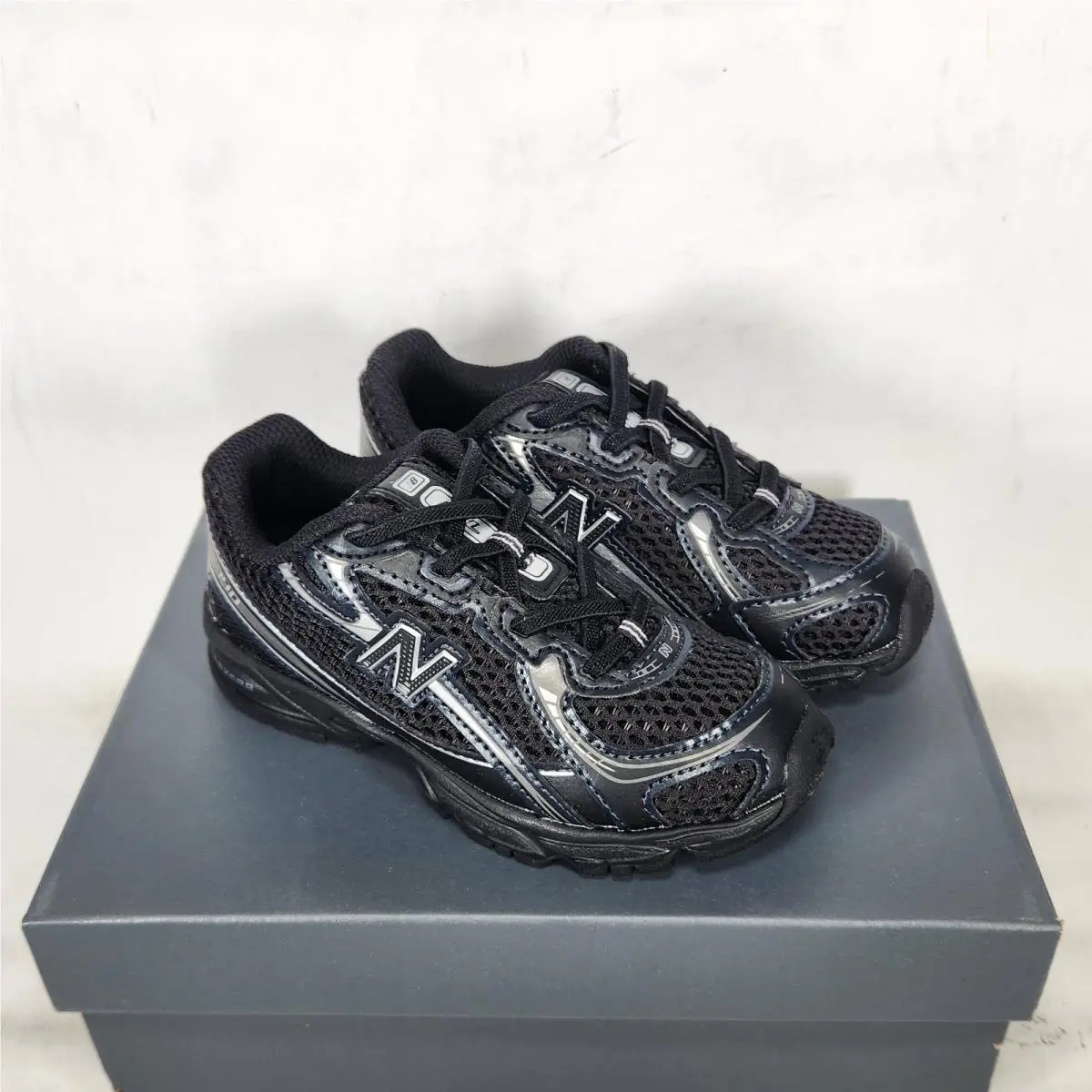 New Balance shoes - New Balance 740 - Black 0