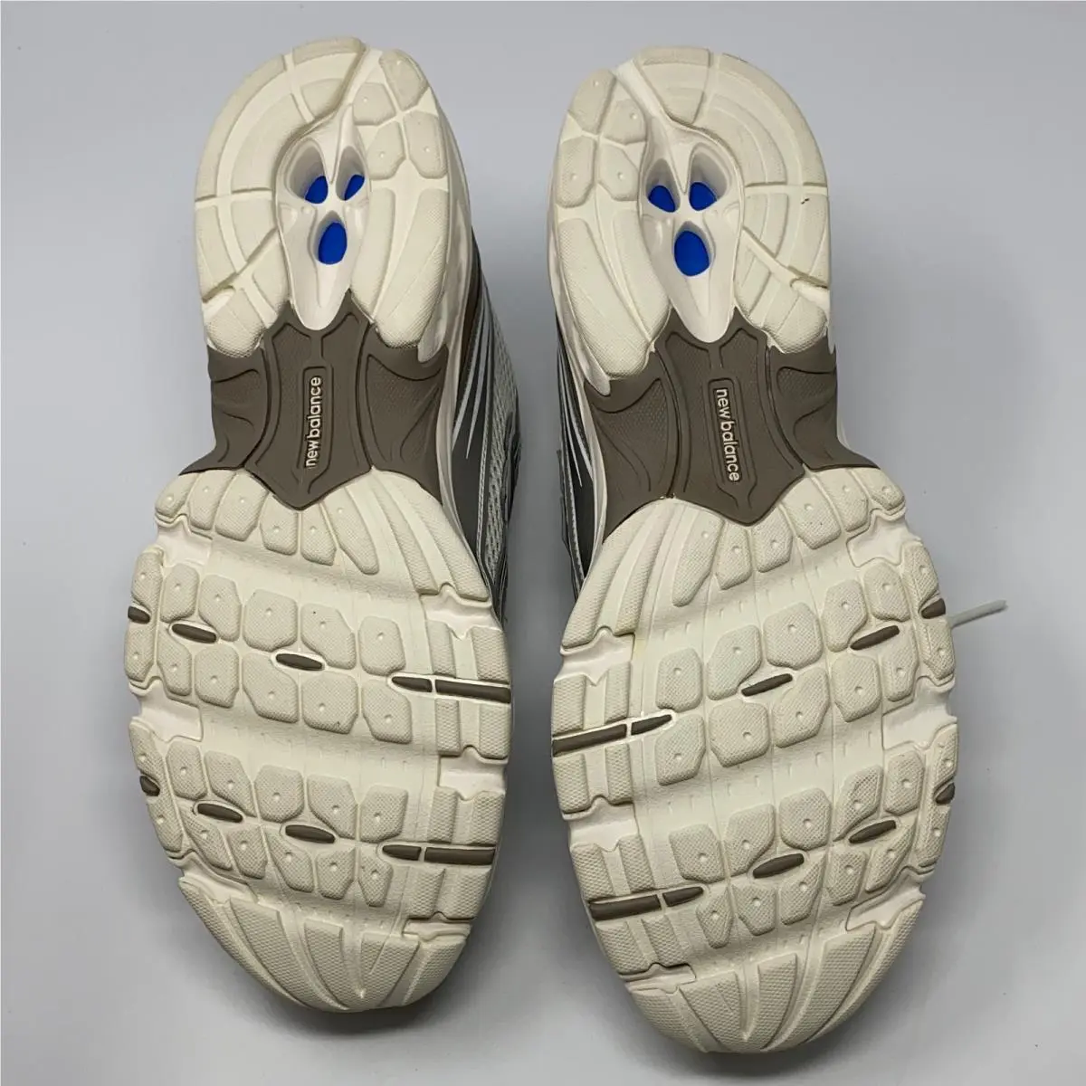 New Balance shoes - White (UPC: 198689043538) 4