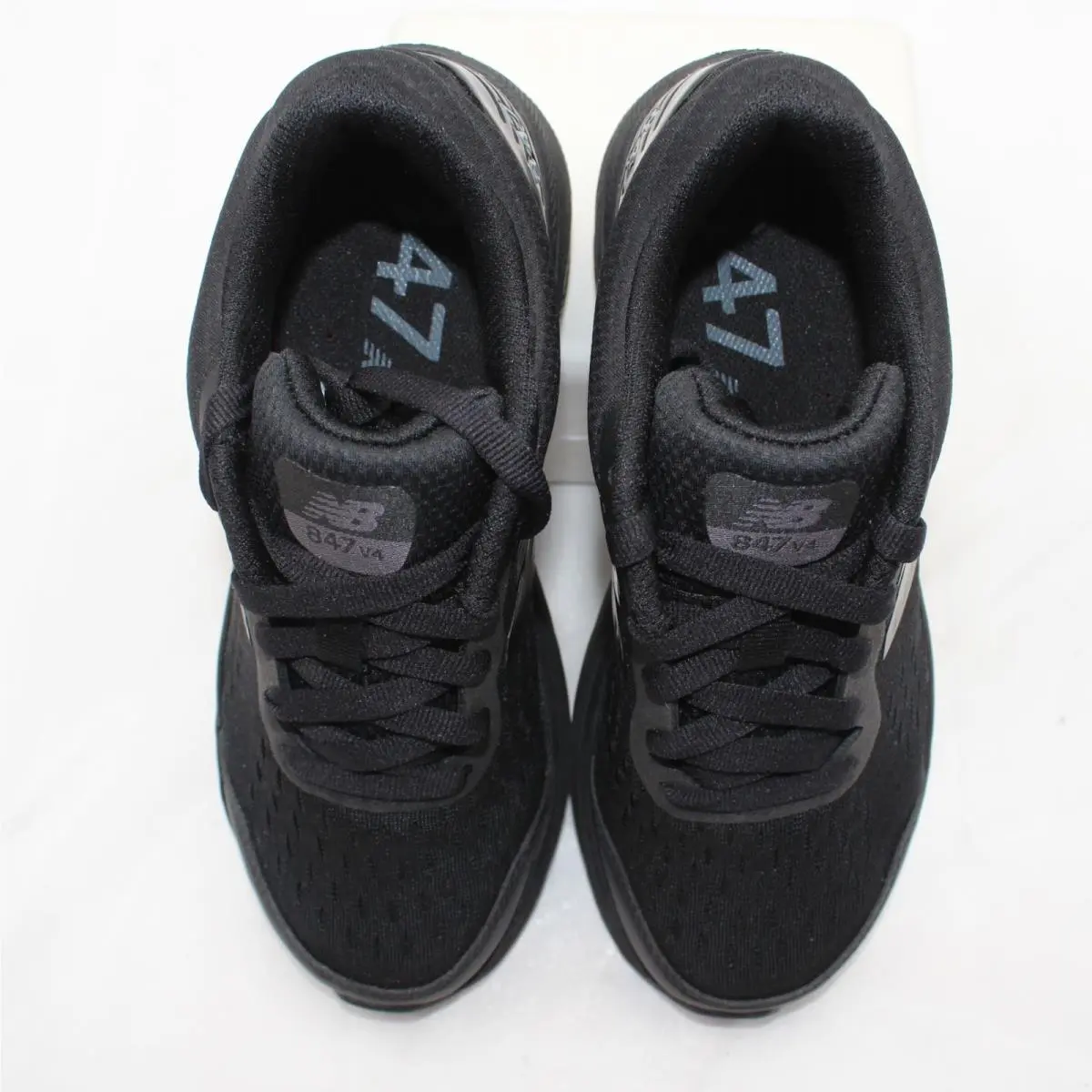 New Balance shoes - New Balance 847v4 - Black 4