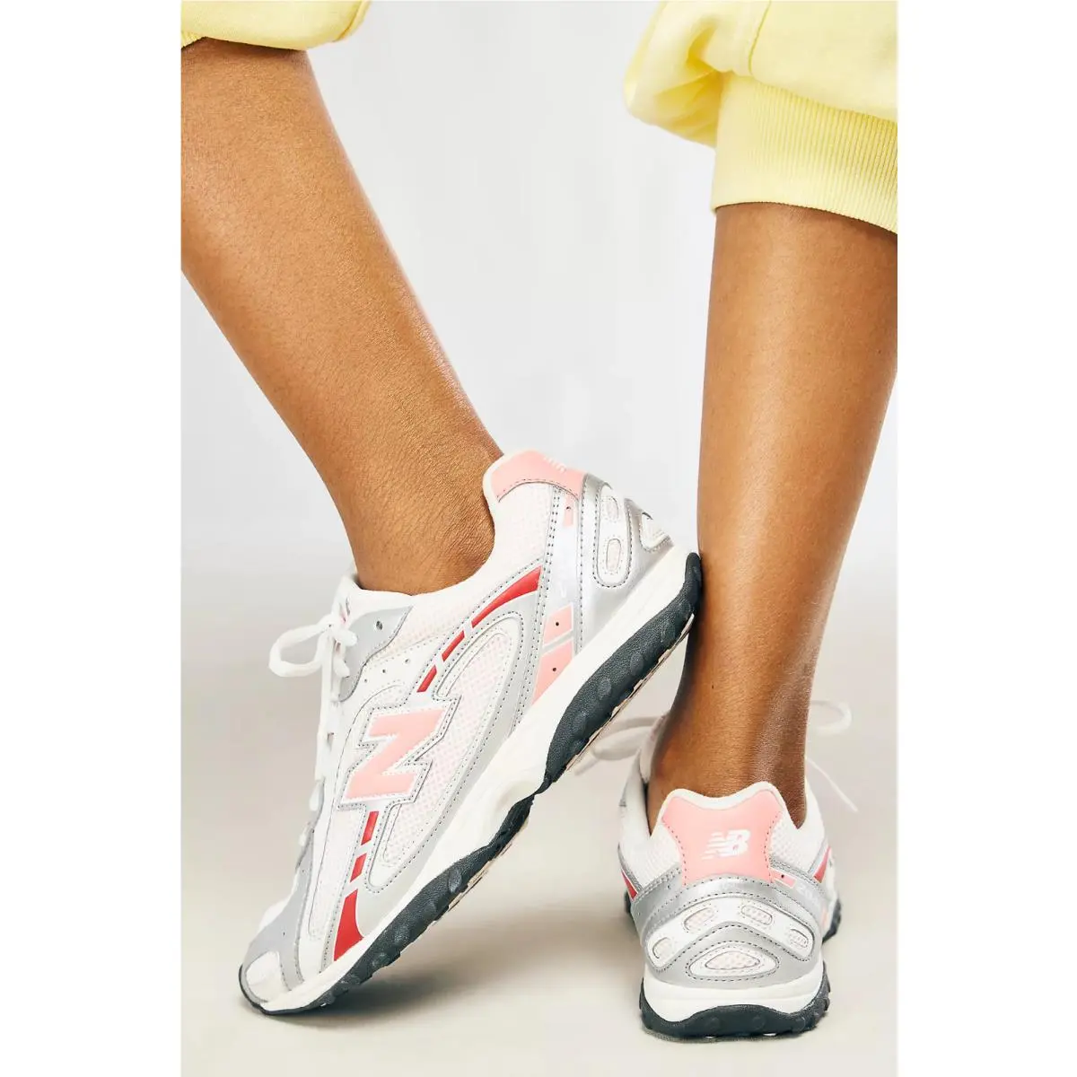 New Balance shoes - GREY / PINK 1