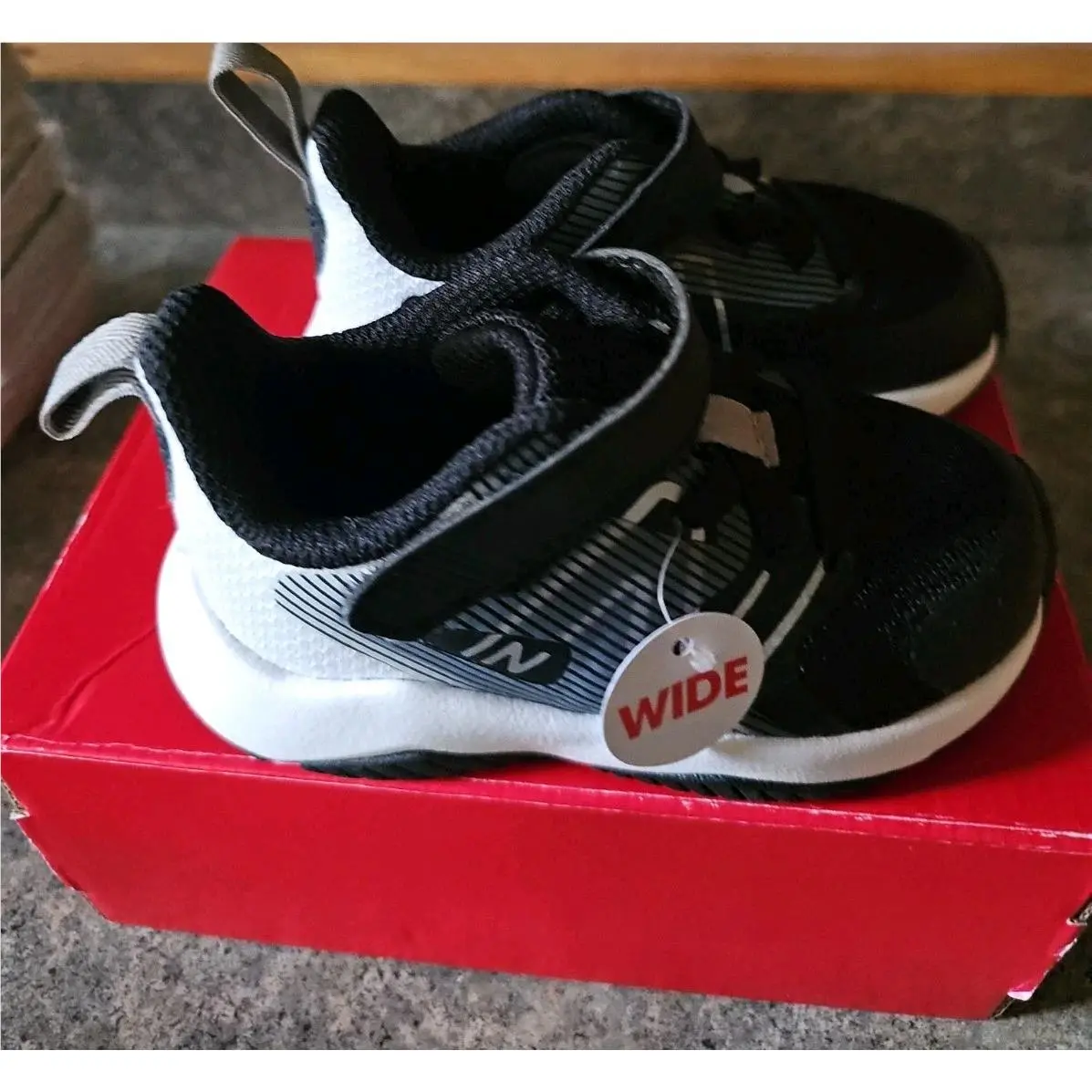 New Balance shoes - Black/White 1