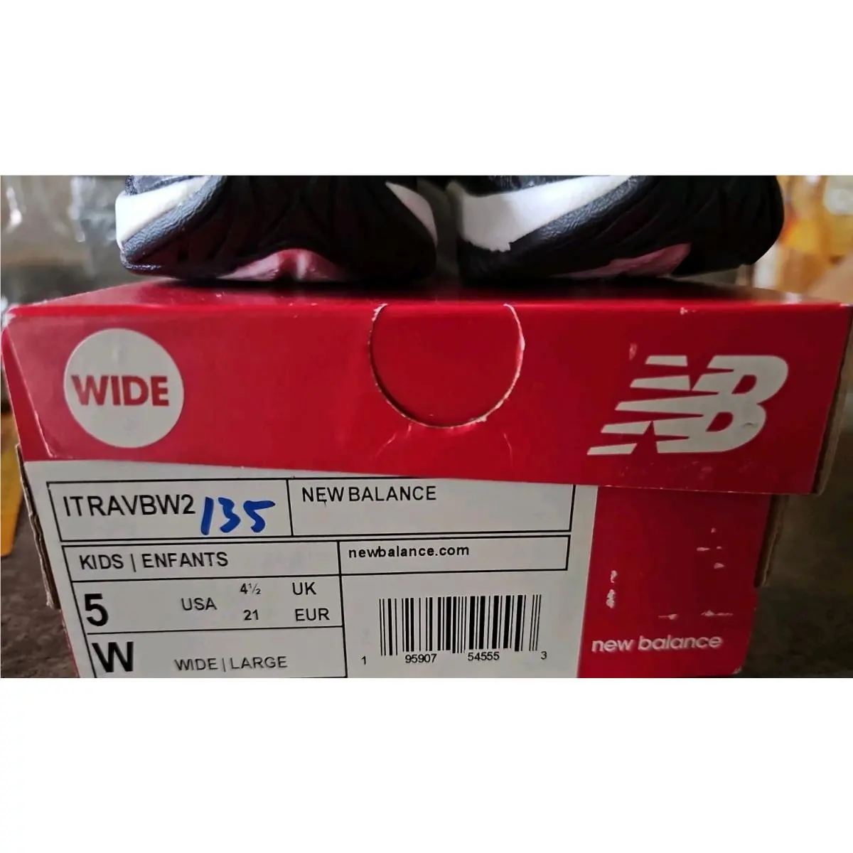 New Balance shoes - Black/White 4