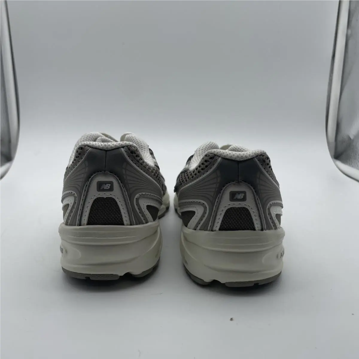 New Balance shoes - Brown 1