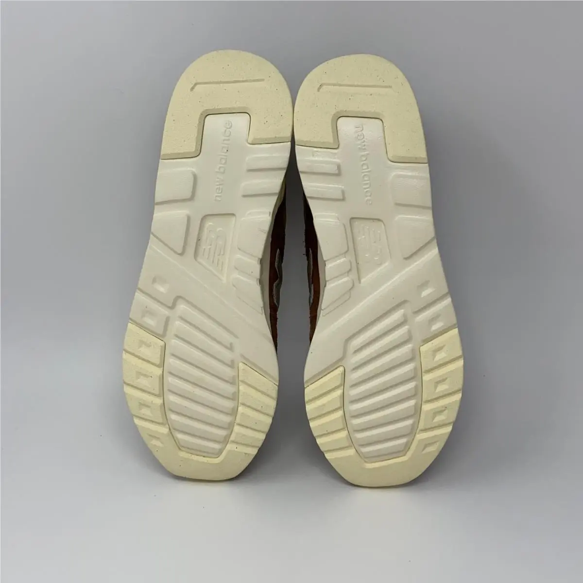 New Balance shoes - Brown (UPC: 197966884932) 4