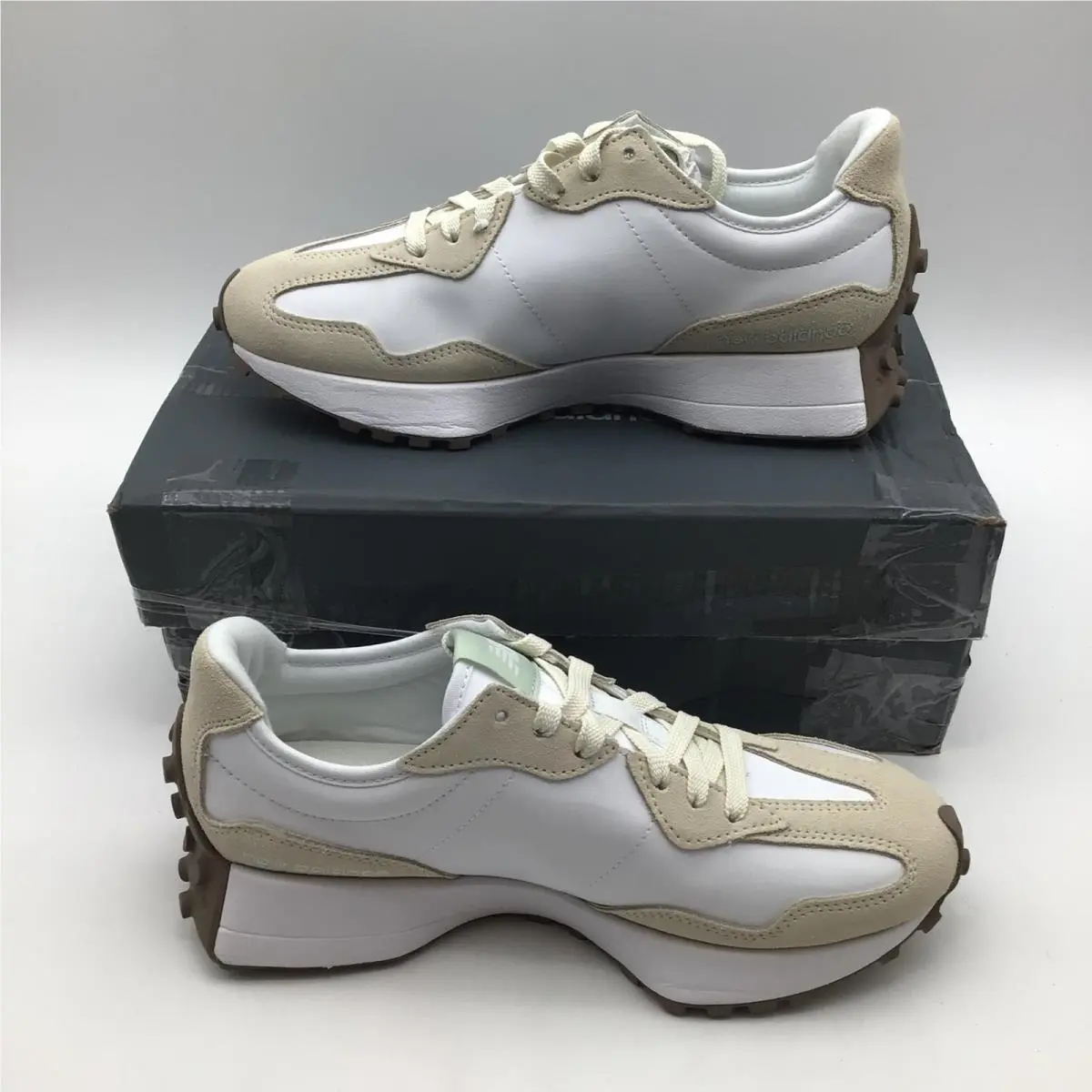 New Balance shoes - New Balance 327 - Beige 0
