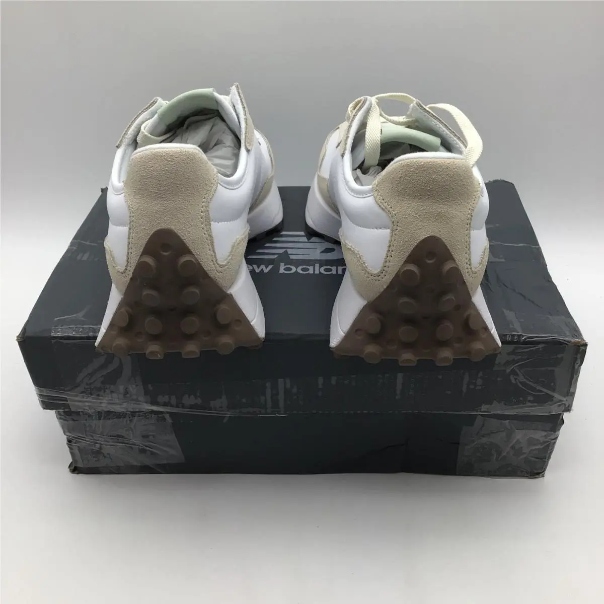 New Balance shoes - New Balance 327 - Beige 2