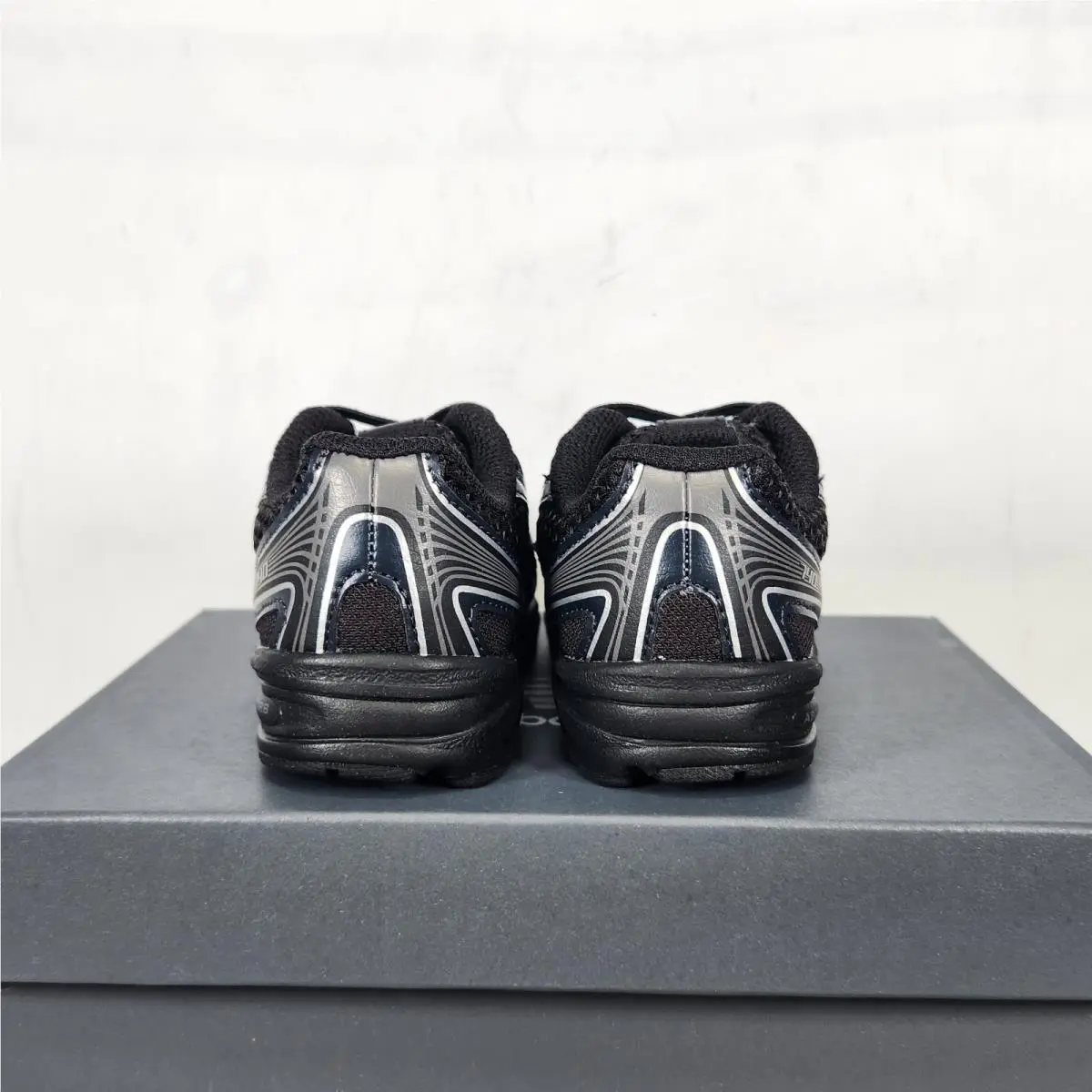 New Balance shoes - New Balance 740 - Black 4