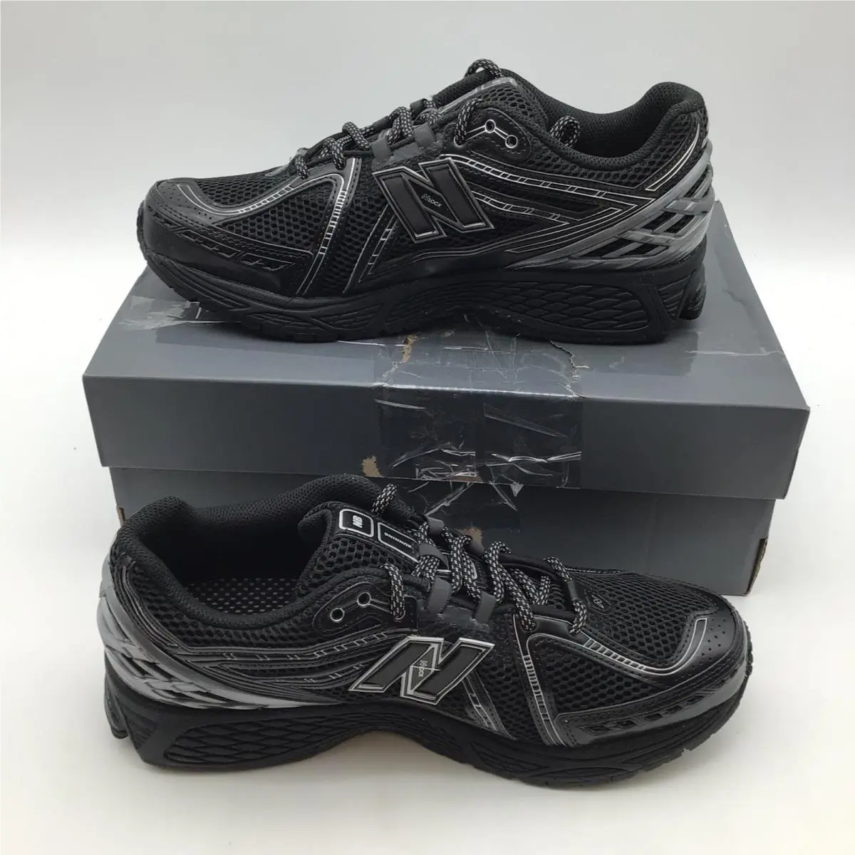 New Balance shoes - New Balance 1906R - Black 0