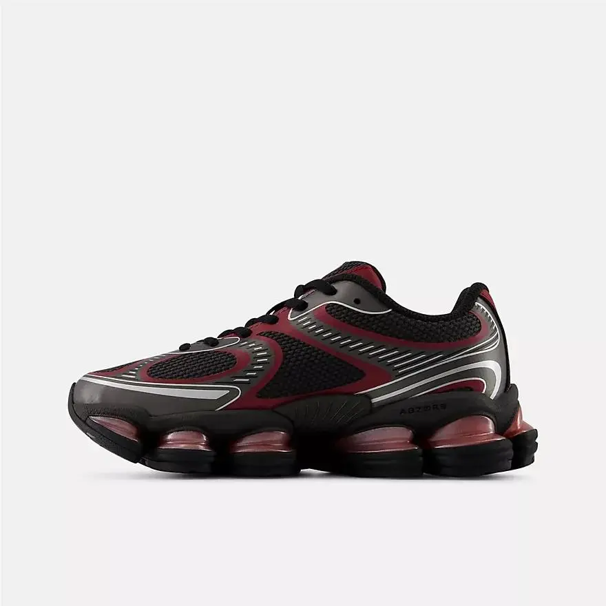 New Balance shoes - New Balance 2000 - Black/Red 0