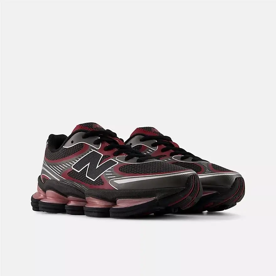 New Balance shoes - New Balance 2000 - Black/Red 2