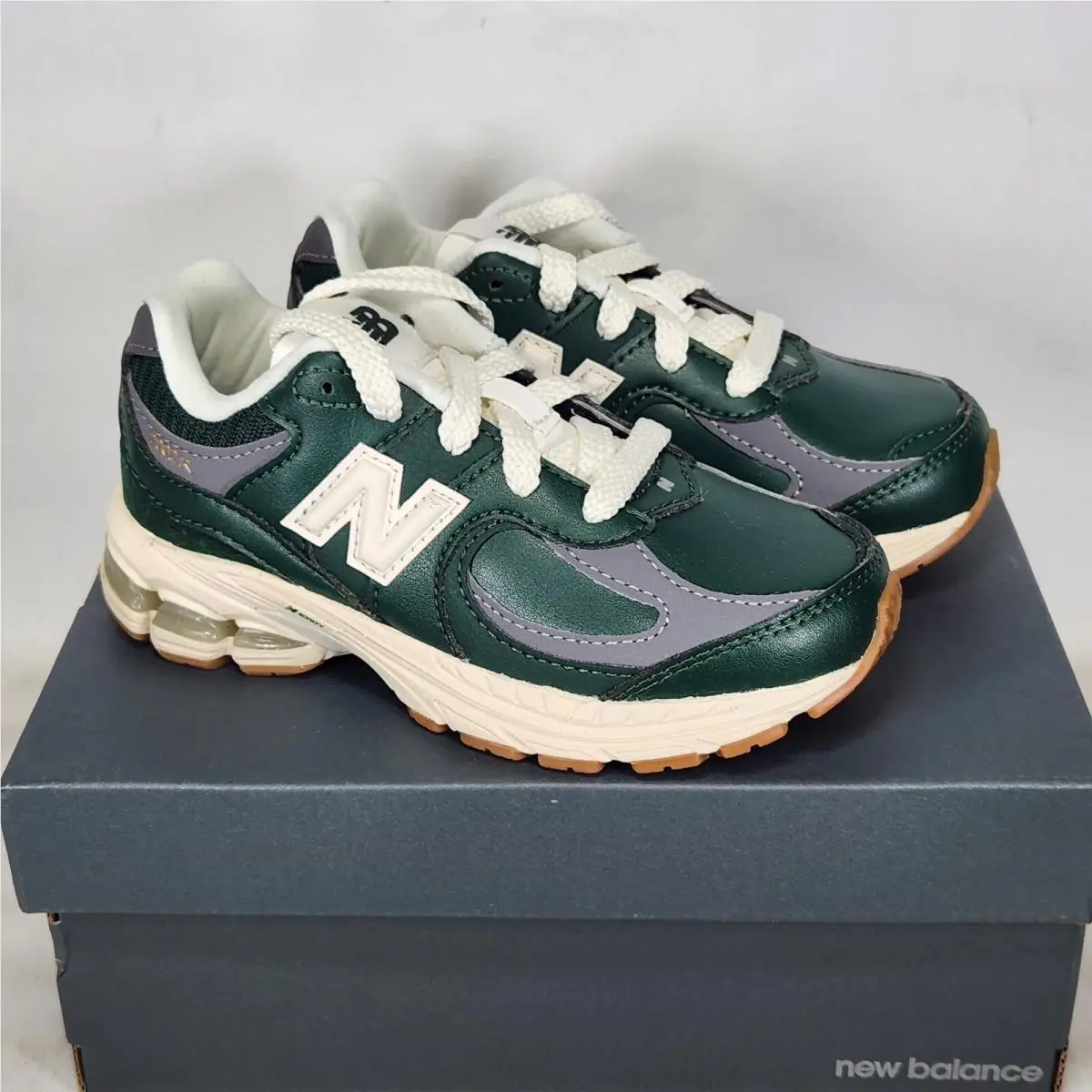 New Balance shoes - New Balance 2002R - Green 0