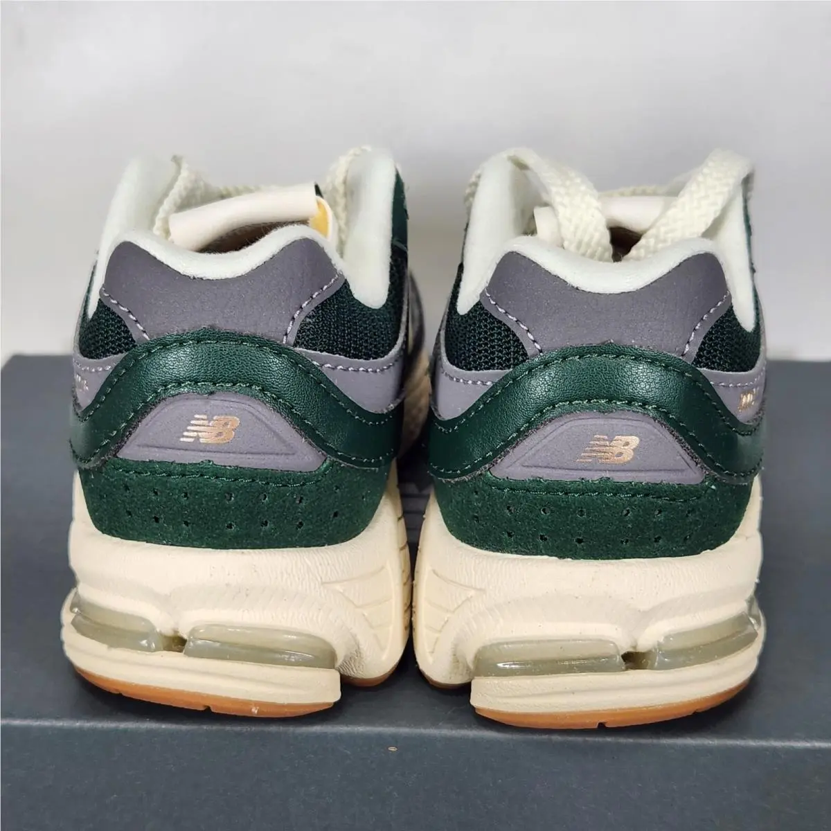 New Balance shoes - New Balance 2002R - Green 2