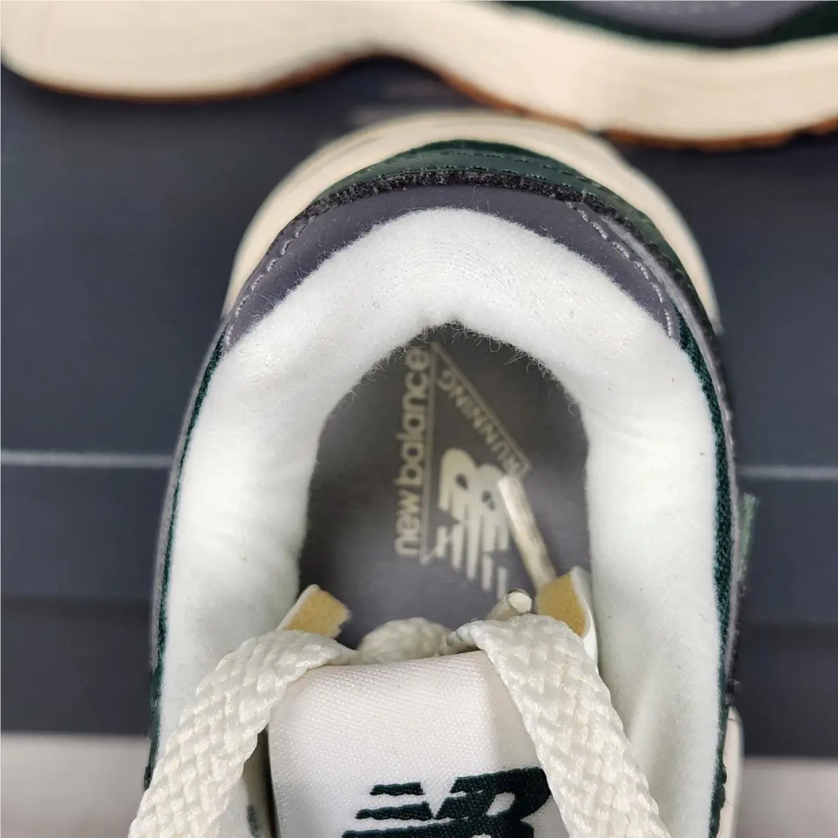New Balance shoes - New Balance 2002R - Green 3