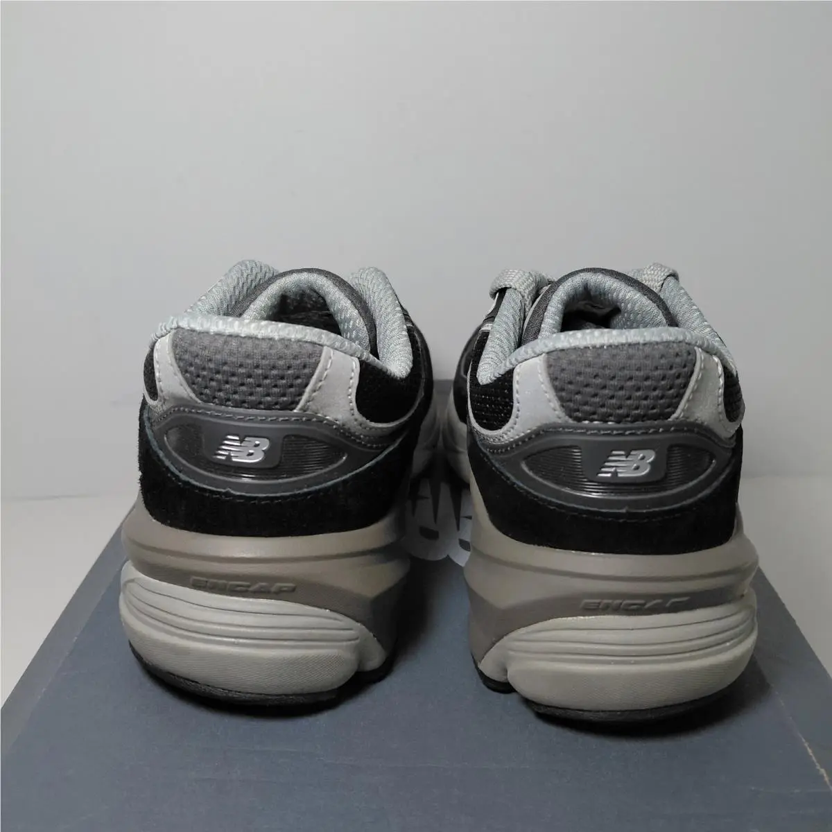New Balance shoes - New Balance 990v6 - Black 3