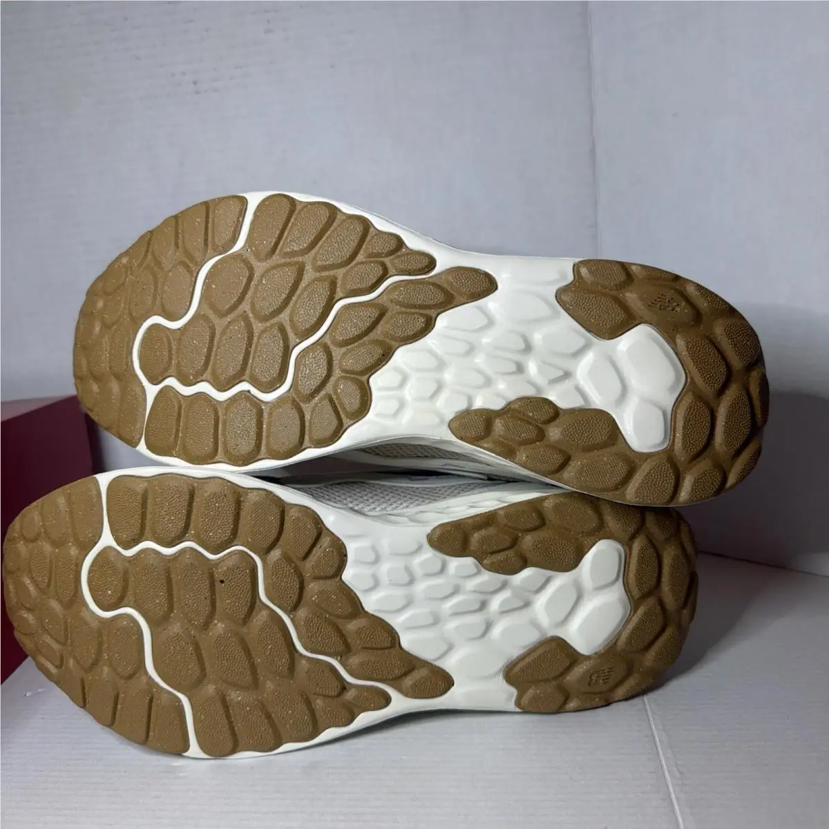 New Balance shoes - New Balance Fresh Foam Arishi - White Grey (UPC: 0198688774242) 21