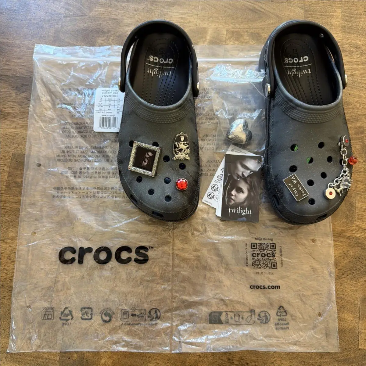 Twilight Saga Crocs Classic Platform Clog – Size Women`s 7