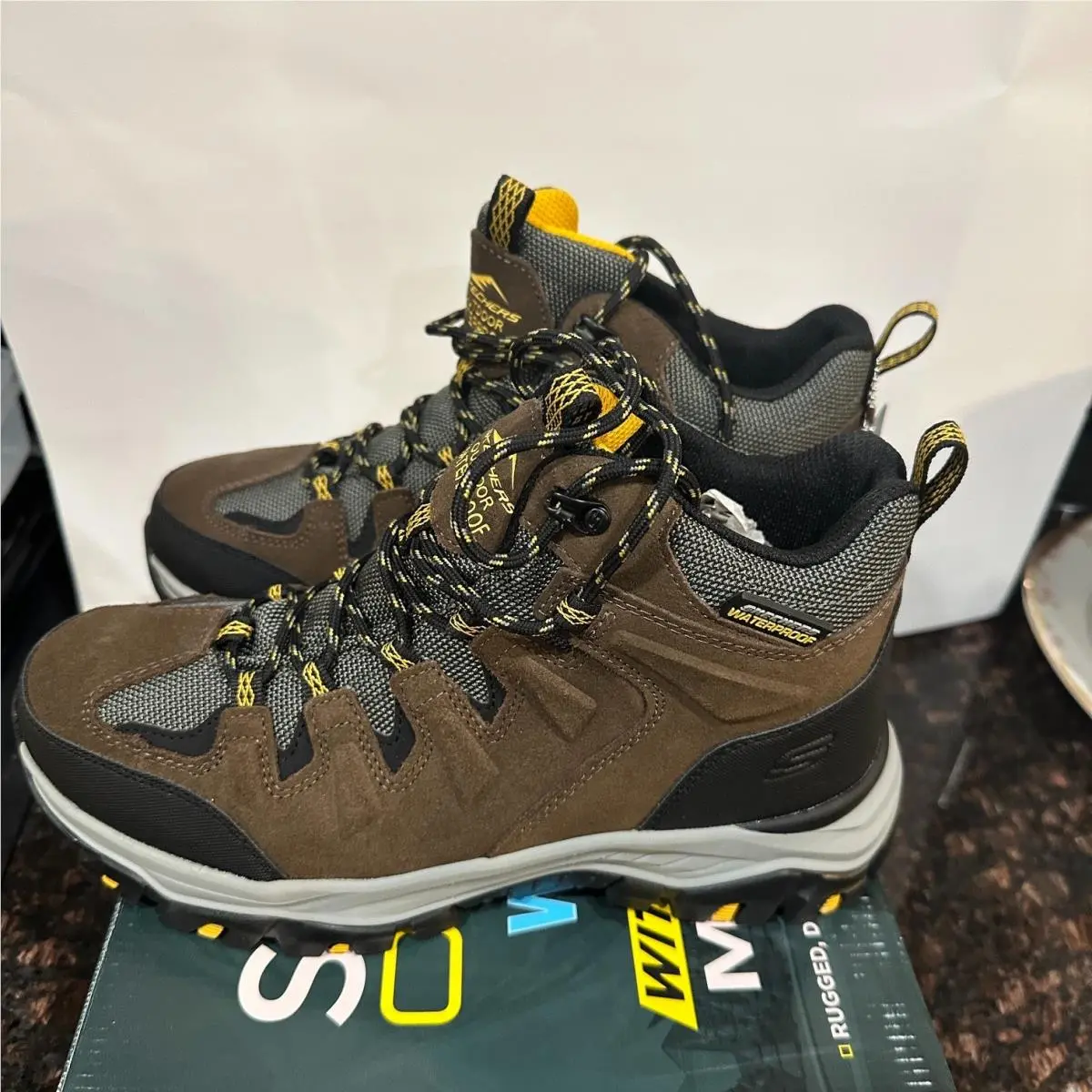 Skechers shoes - Brown (UPC: 196989891323) 1
