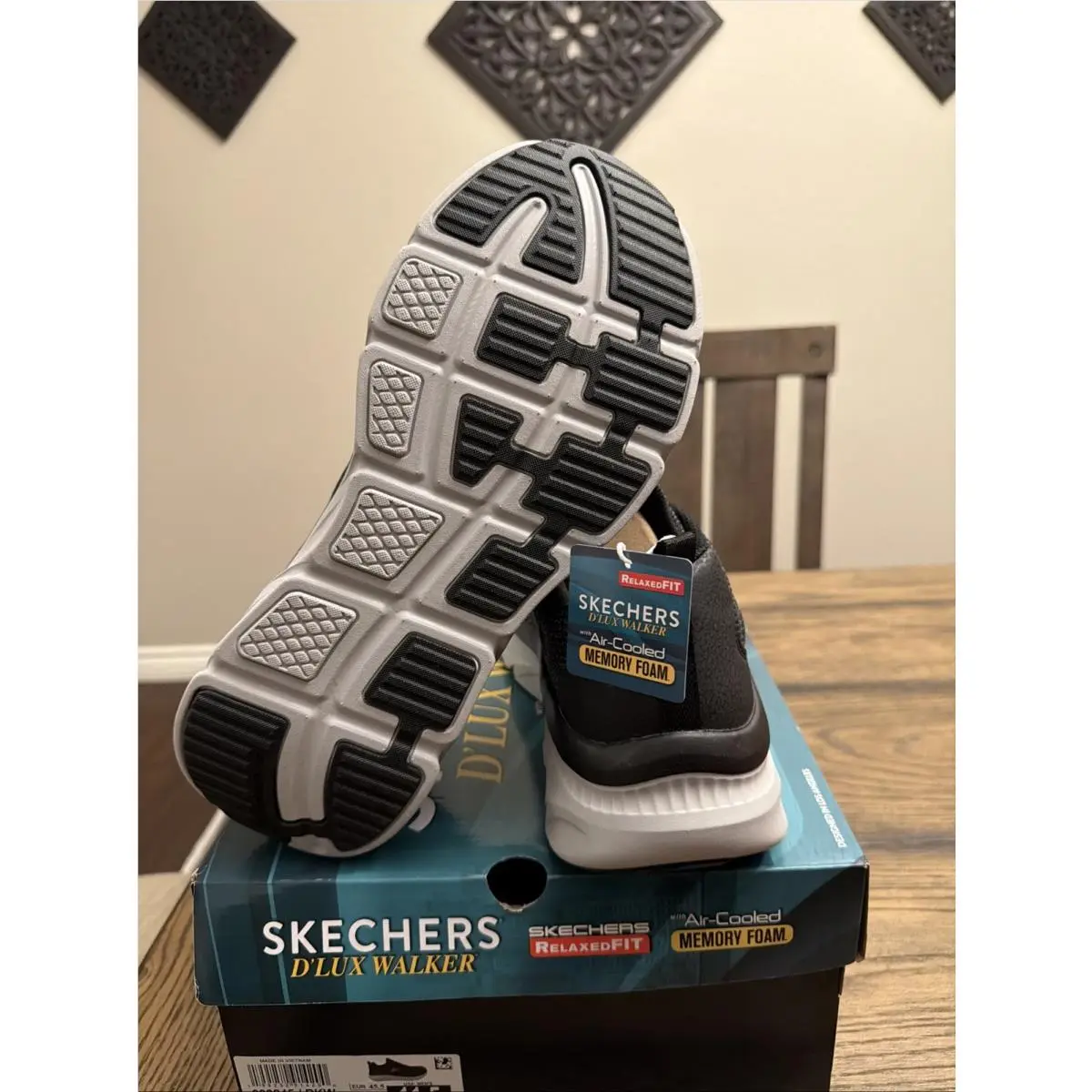 Skechers shoes - Skechers D`Lux Walker - Walker - Black 4