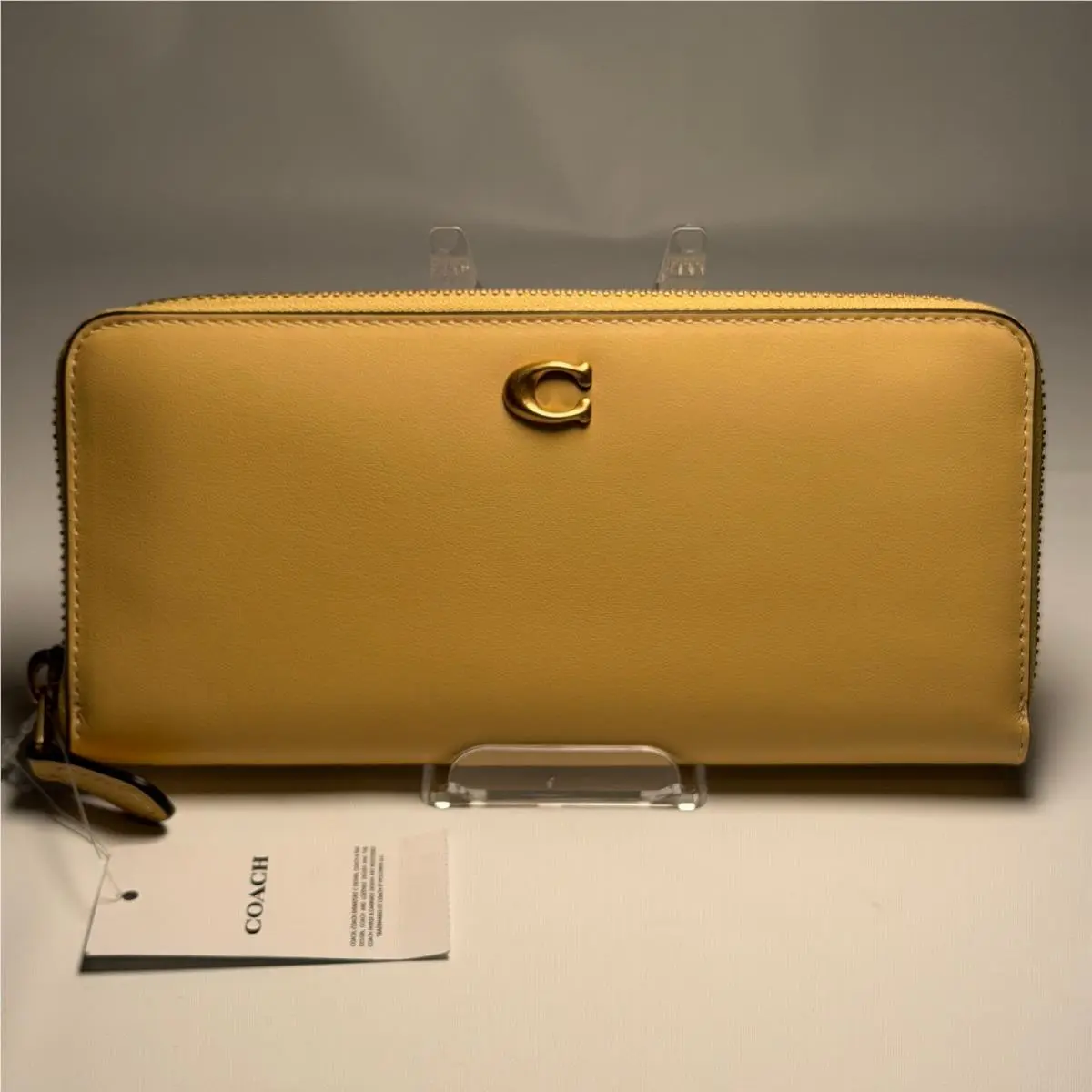 Coach Essential Slim Accordion Zip Wallet CS032 - Vanilla