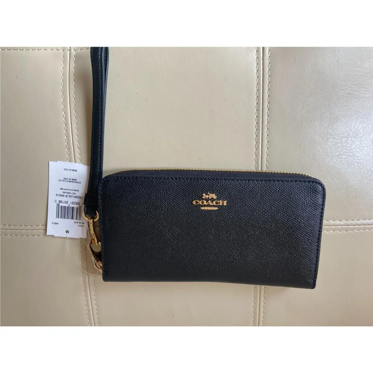 Coach Wristlet Black Zip-around Wallet Zipper Logo