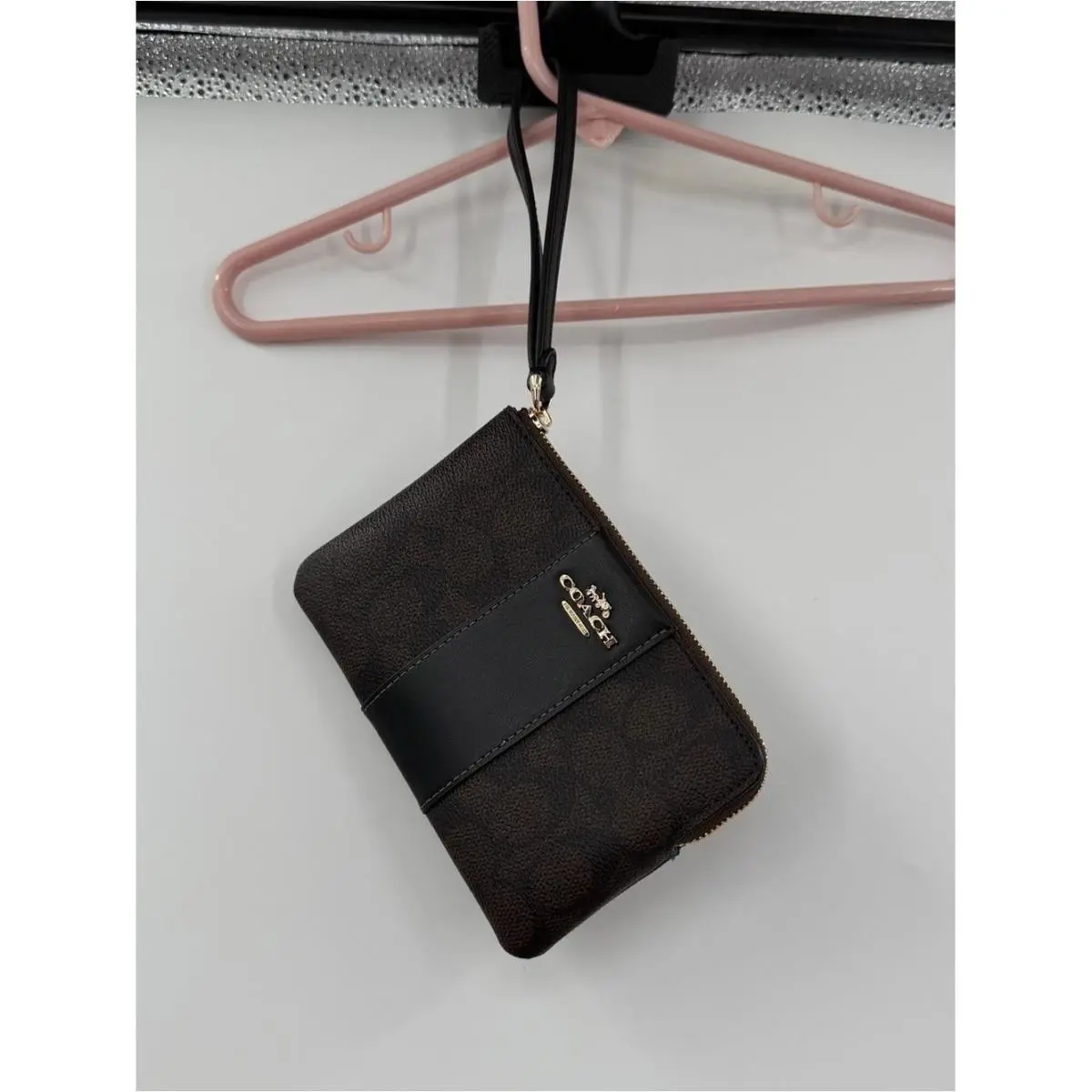 Coach Corner Zip Wristlet Walnut Black