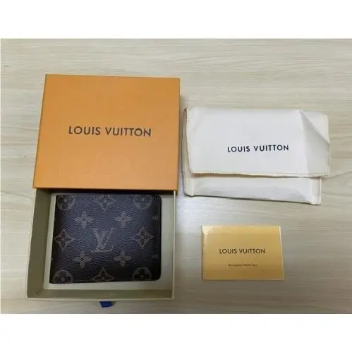 Louis Vuitton Monogram Brown Men`s Bifold Wallet Credit Card Folding