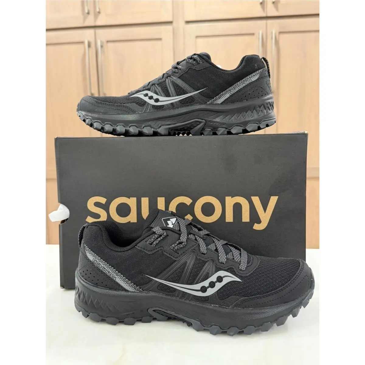 Saucony Excursion TR14 Women`s Size 8 Black Charcoal Trail Running Shoes