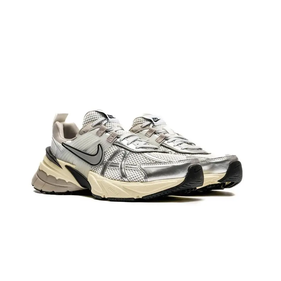 Nike shoes - Nike V2K Run - Run - FD0736-100 - SUMMIT WITE METALLIC SILVER 5