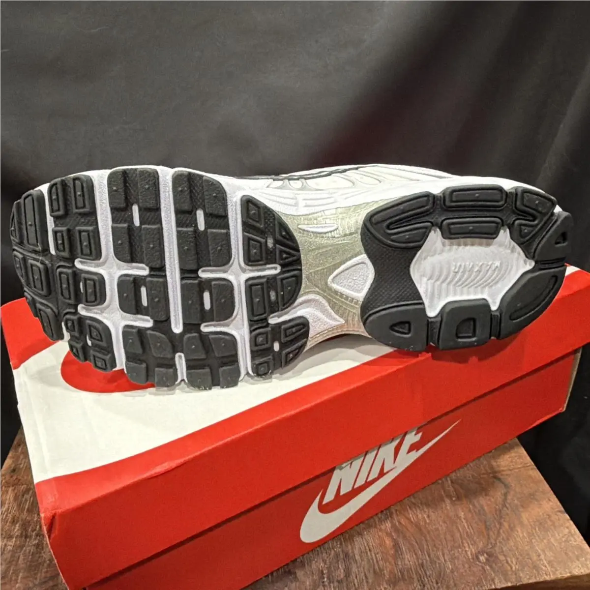 Nike shoes - Nike Air Max Moto 2K - IR1476-100 - White, Manufacturer: White/Black/Wolf Grey/Metallic Silver 4