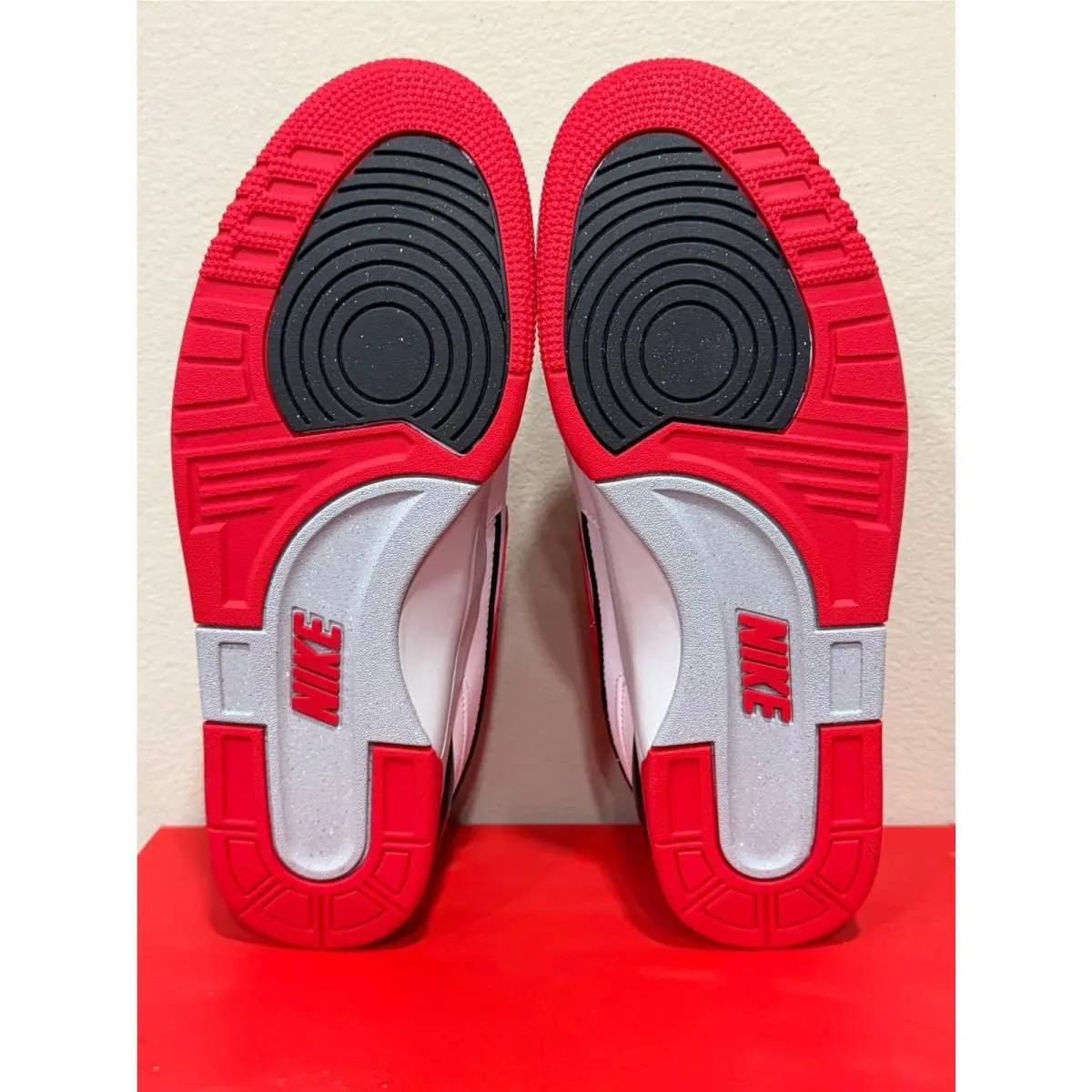 Nike shoes - White 2