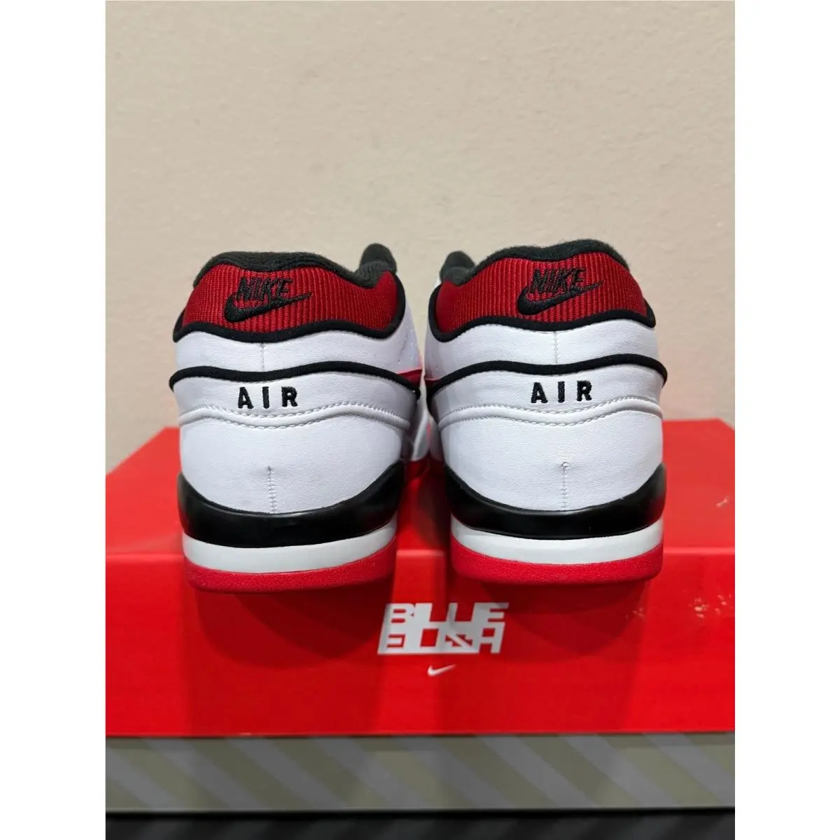 Nike shoes - White 3