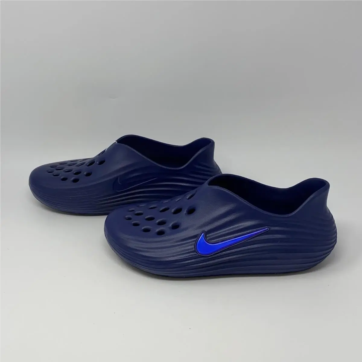 Nike shoes - Barely Grape/Metallic (UPC: 198726442867) 0