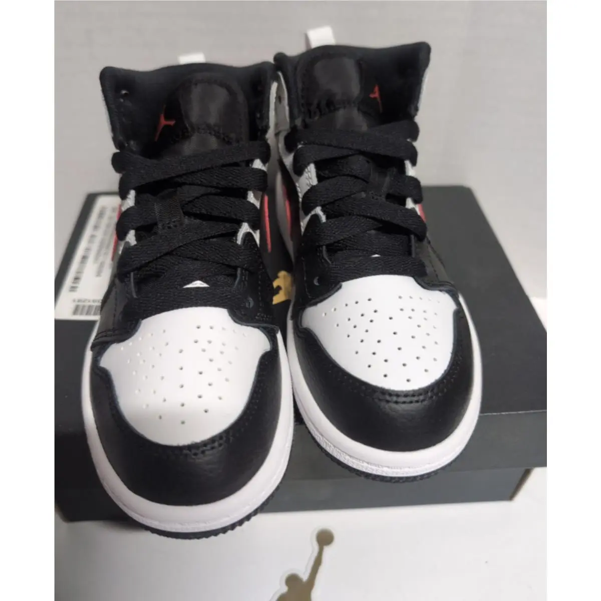 Nike shoes - Air Jordan 1 Mid - Air Mid - Red 1